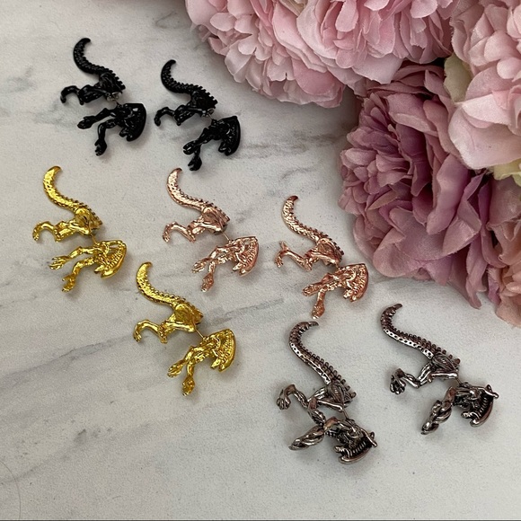 Punk Goth Alien Xenomorph Double Stud Earrings - Picture 11 of 16